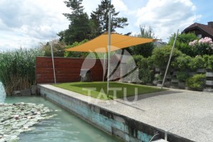 Állítható magasságú és dőlésszögű napvitorla 44